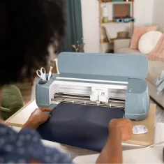 Cricut Maker 4 + Pack...
